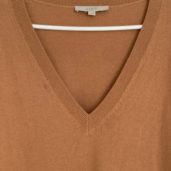 Loft Women’s Tan Deep V Neck Sweater Size Medium - Picture 2 of 7